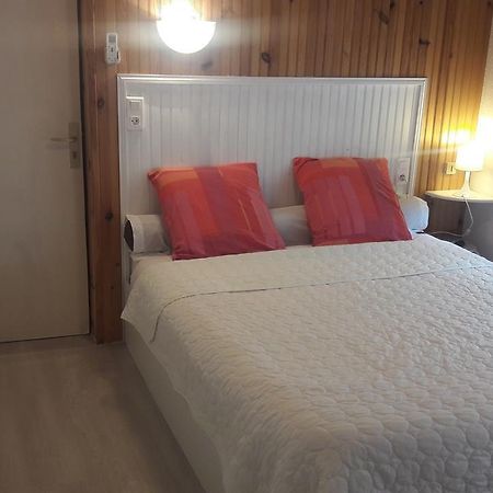 Hotel Chez Cecile Mornas Zewnętrze zdjęcie