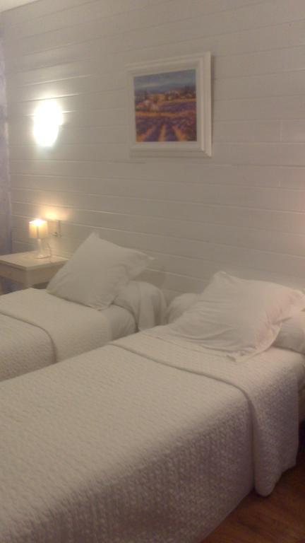 Hotel Chez Cecile Mornas Pokój zdjęcie