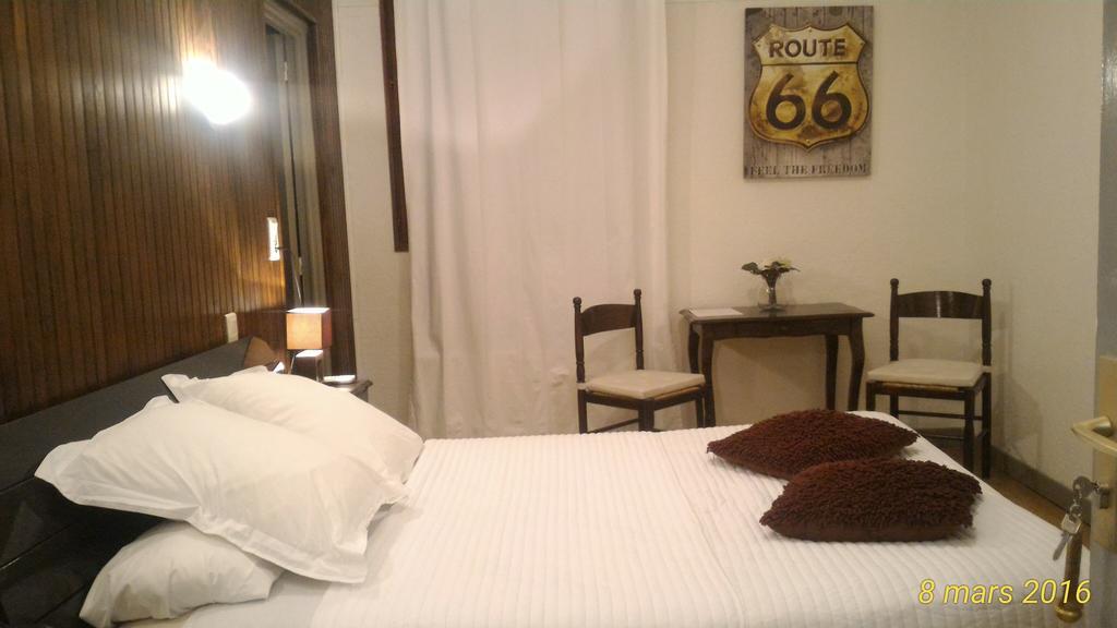 Hotel Chez Cecile Mornas Zewnętrze zdjęcie