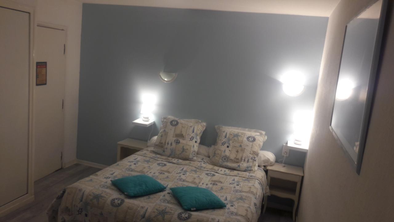 Hotel Chez Cecile Mornas Zewnętrze zdjęcie